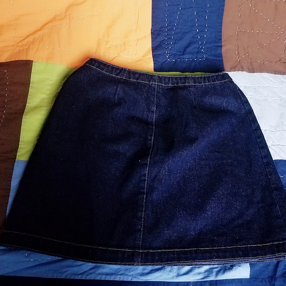 NWOT BUNDLE OF 2 GAP Jean skirts - Picture 5 of 8